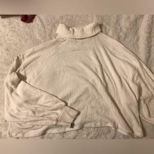 Medium. White. Brand.: Hollister. Long sleeve, comfy turtleneck.